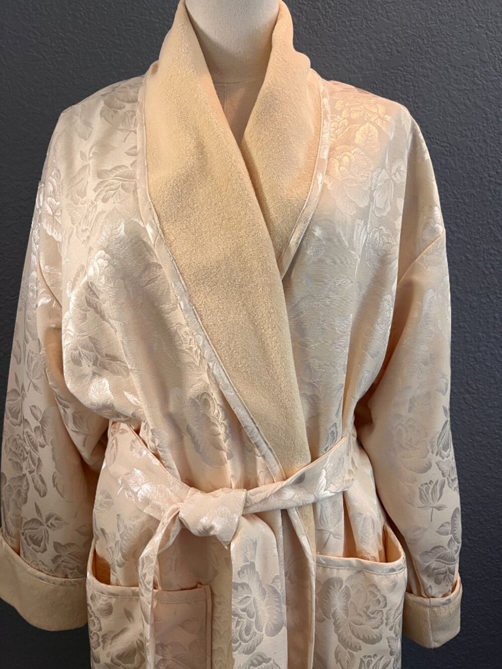 VINTAGE VICTORIA'S SECRET GOLD LABEL SATIN JACQUARD TERRY LINED ROBE NWOT XS/S - Picture 3 of 15